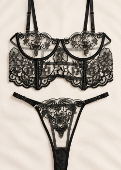 Bralette Set με String από Δαντέλα
