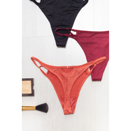 Στρινγκ με Εντυπωσιακά Ανοίγματα και Κορδονάκια