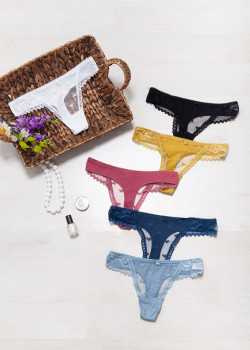 String βαμβακερό με δαντέλα