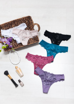 String με δαντέλα