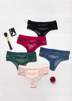 String Δαντέλα με διαφάνεια