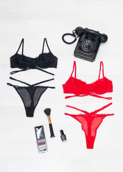 Σετ Σουτιέν από Διάτρητη Δαντέλα και Brazil Ψηλόμεσο