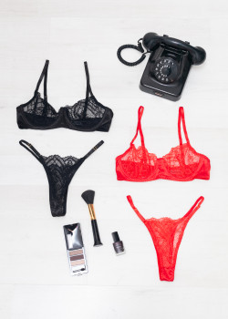 Σετ Σουτιέν Σατέν με Δαντέλα και String Ρυθμιζόμενο